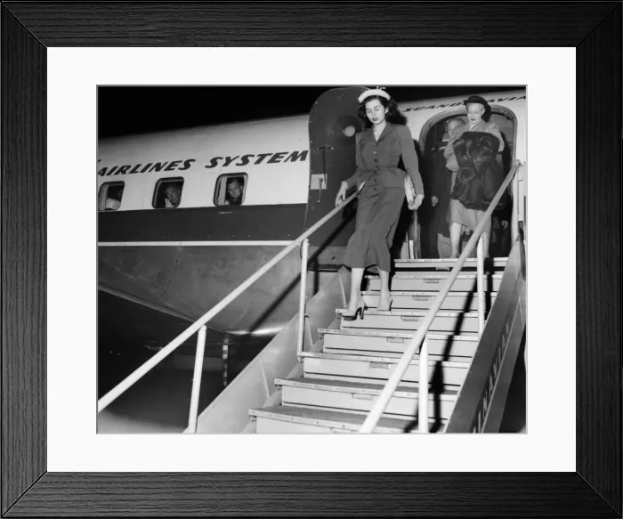Framed Print : Queen Soraya of Persia seen here arriving at Ciampino International Airport in Rome Framed Print : Queen Soraya of Persia seen here arriving at Ciampino International Airport in Rome