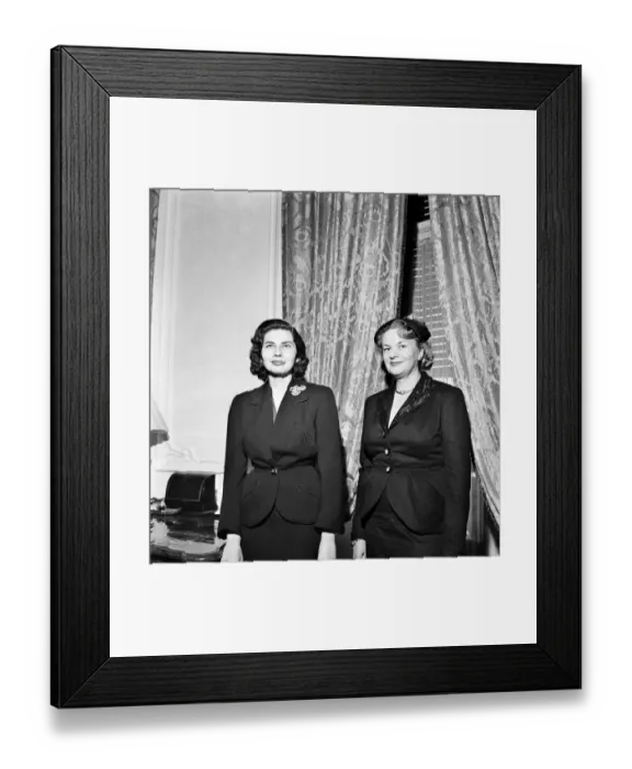 Framed Print : Pictures of her Imperial Majesty Soraya Pahlavy, the Queen of Persia who is just spending Framed Print : Pictures of her Imperial Majesty Soraya Pahlavy, the Queen of Persia who is just spending