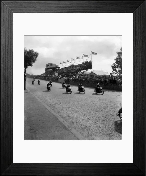 Framed Print : Motorsport. Isle of Man TT Races 1953 The start of the 125 lightnight Framed Print : Motorsport. Isle of Man TT Races 1953 The start of the 125 lightnight