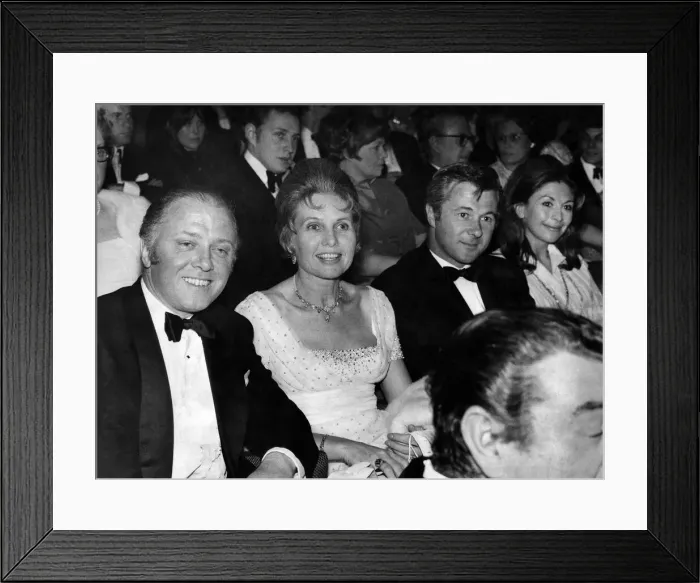 Framed Print : Flim Premier of Oh, what a Lovely War at the Paramount Framed Print : Flim Premier of Oh, what a Lovely War at the Paramount