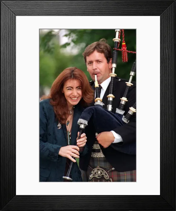 Framed Print : EVELYN GLENNIE WORLD FAMOUS PERCUSSIONIST AUGUST 1997 WAS A STAR PUPIL FOR A DAY Framed Print : EVELYN GLENNIE WORLD FAMOUS PERCUSSIONIST AUGUST 1997 WAS A STAR PUPIL FOR A DAY