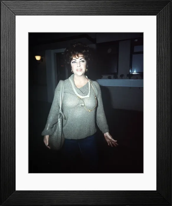 Framed Print : Elizabeth Taylor Feb 1982 25 / 02 / 1982 Dame Framed Print : Elizabeth Taylor Feb 1982 25 / 02 / 1982 Dame