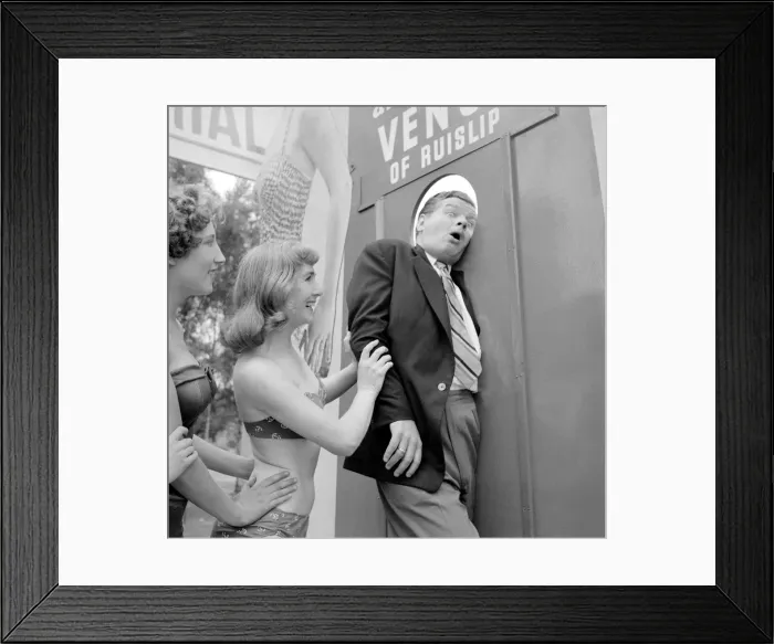 Framed Print : 03  /  08  /  1955 Boshen Beach Venus Competition at Ruislip Lido Comedian Benny