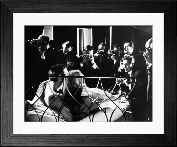 Framed Print : Sean in bed with Luciana for the press photocall for the film Thunderball Framed Print : Sean in bed with Luciana for the press photocall for the film Thunderball