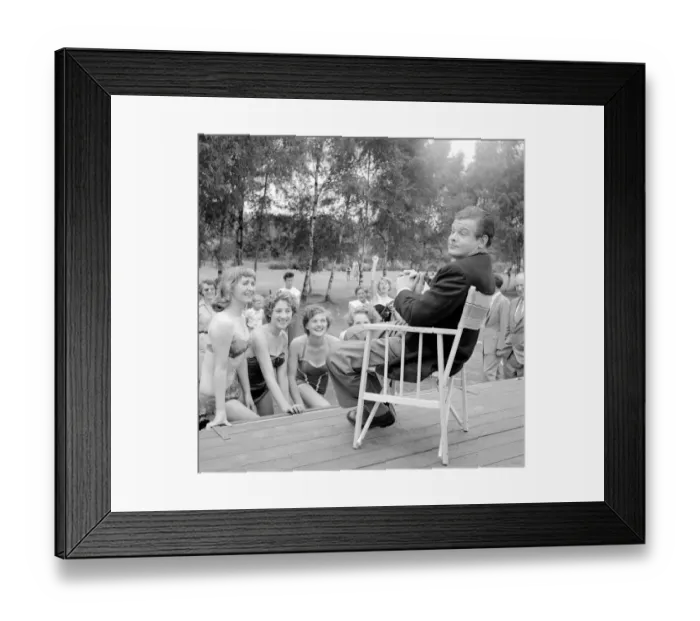 Framed Print : 03  /  08  /  1955 Boshen Beach Venus Competition at Ruislip Lido Benny Hill with