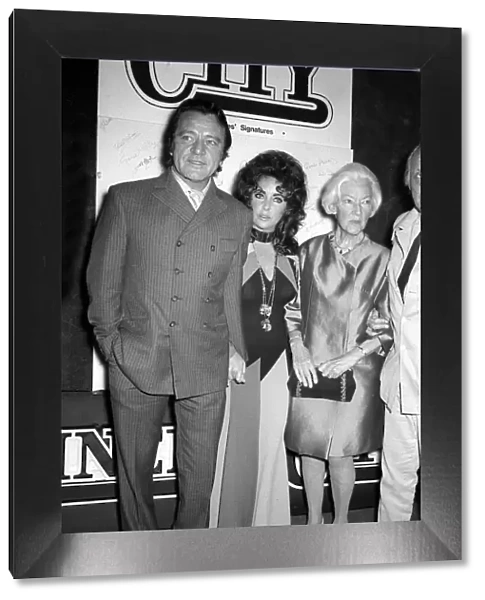 Elizabeth Taylor Oct 1970 and Richard Burton attend the Film City Festival at the Round