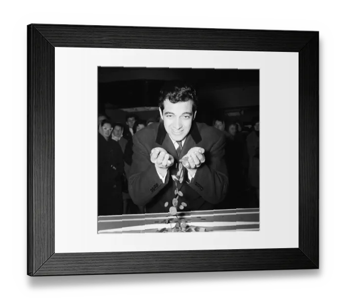 Framed Print : Frnakie Vaughan March 1962 with some of the coins collected for the silver mile
