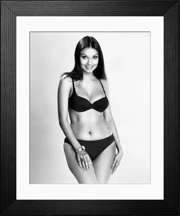 Framed Print : Maxwell House coffee advert model, Shakira Baksh, who later became Shakira Caine Model