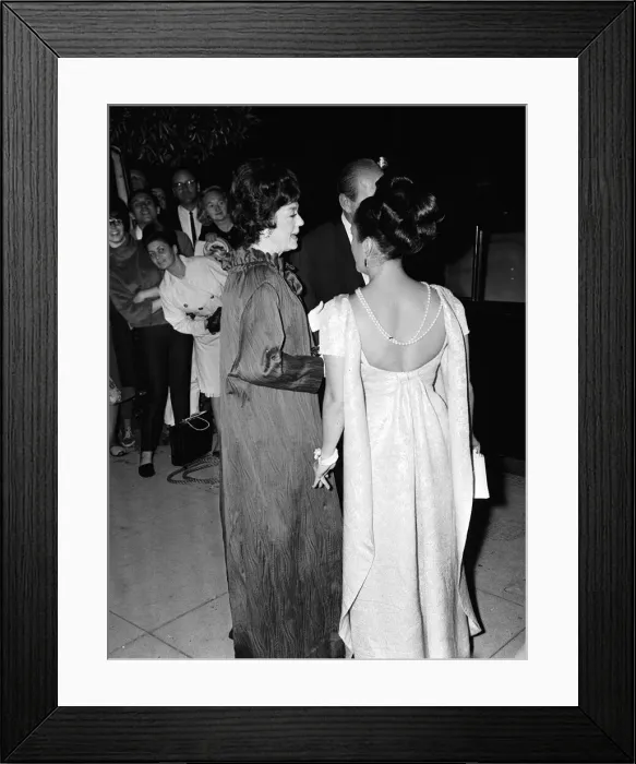 Framed Print : Elizabeth Taylor November 1965 ( Back view of Dress ) at Hollywood Party Framed Print : Elizabeth Taylor November 1965 ( Back view of Dress ) at Hollywood Party