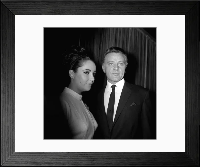 Framed Print : Actor Richard Burton with Elizabeth Taylor in December 1962 Framed Print : Actor Richard Burton with Elizabeth Taylor in December 1962