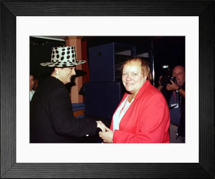 Framed Print : Boy George from Culture Club with Mo Mowlam at a Mirror party at the Labour Conference Framed Print : Boy George from Culture Club with Mo Mowlam at a Mirror party at the Labour Conference