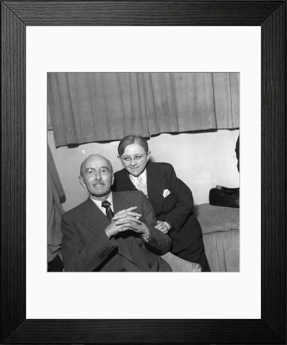 Framed Print : Charlie Kunz 1954 with Wee Georgie Wood Framed Print : Charlie Kunz 1954 with Wee Georgie Wood
