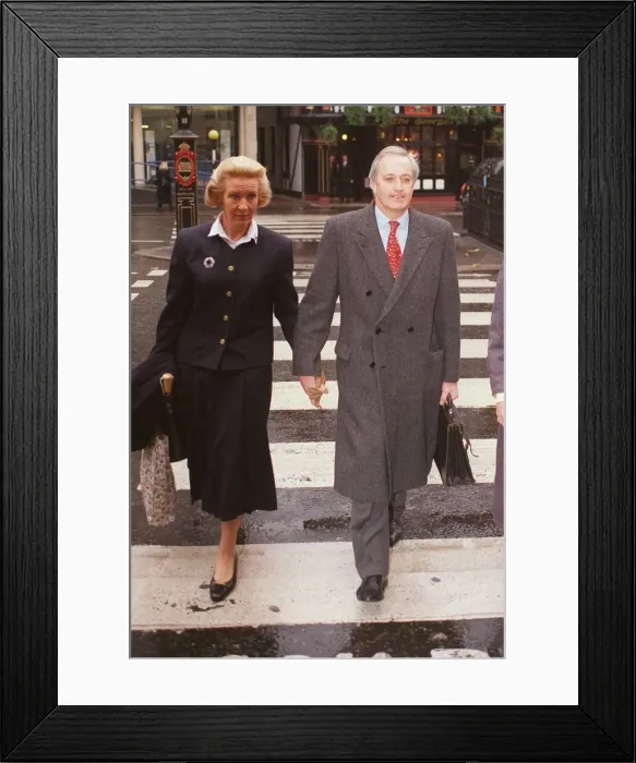 Framed Print : Neil Hamilton Libel case November 1999. The Hamiltons arrive at court for the second Framed Print : Neil Hamilton Libel case November 1999. The Hamiltons arrive at court for the second