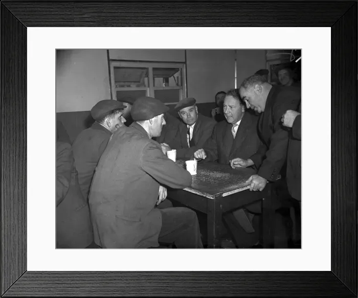 Framed Print : Hugh Gaitskell, MP, 1958 talks with Liverpool dockers over a mug of tea in Gladstone Dock Framed Print : Hugh Gaitskell, MP, 1958 talks with Liverpool dockers over a mug of tea in Gladstone Dock