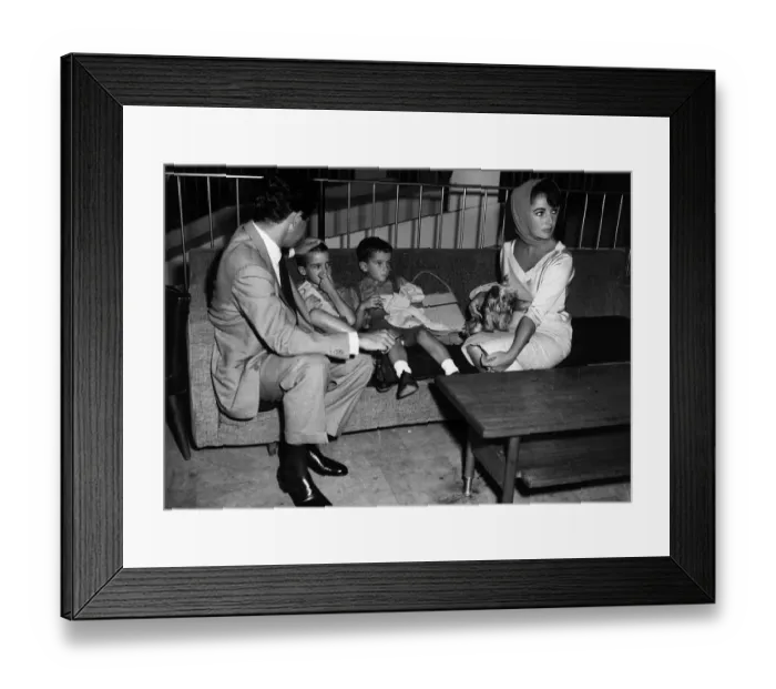 Framed Print : Elizabeth Taylor London airport lounge 1959