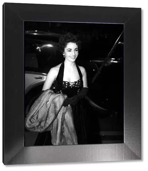 Elizabeth Taylor attends the premiere of 'The Lady with the Lamp'
