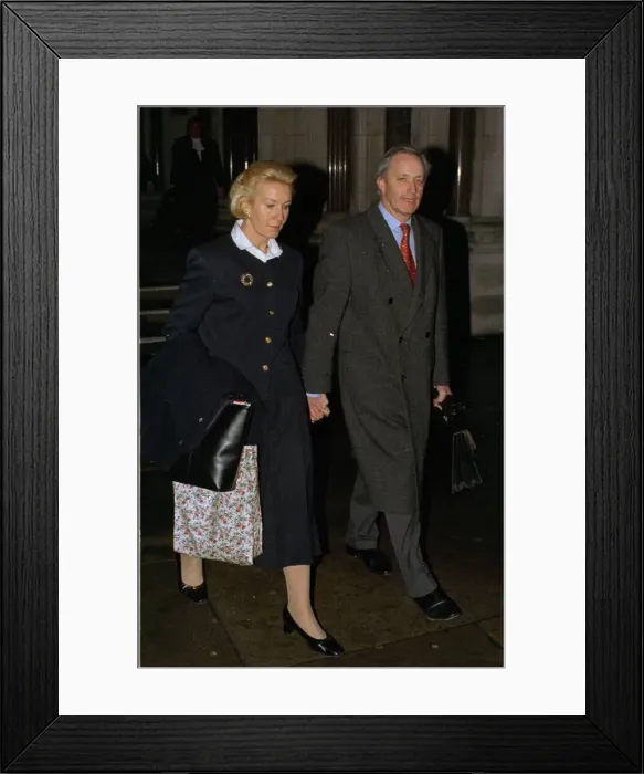 Framed Print : Neil Hamilton with wife Christine November 1999 leave the High Court Framed Print : Neil Hamilton with wife Christine November 1999 leave the High Court