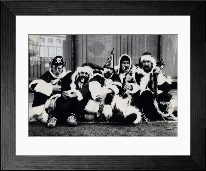 Framed Print : Lindisfarne all dressed as Father Christmas to promote their forthcoming Christmas Framed Print : Lindisfarne all dressed as Father Christmas to promote their forthcoming Christmas