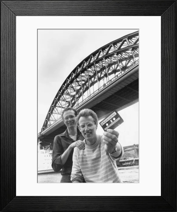 Framed Print : Geordie Aid - Mike Waller and Lindisfarne drummer Ray Laidlaw Framed Print : Geordie Aid - Mike Waller and Lindisfarne drummer Ray Laidlaw