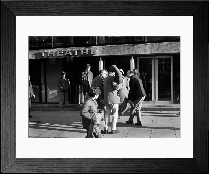 Framed Print : Animals: Humour: Members of the Octagon theatre, Bolton during scenes for a film using an Framed Print : Animals: Humour: Members of the Octagon theatre, Bolton during scenes for a film using an
