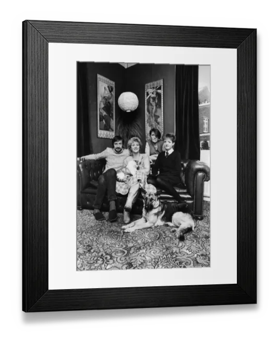 Framed Print : Alan Hull, of the pop group Lindisfarne, at home with his wife Pat Framed Print : Alan Hull, of the pop group Lindisfarne, at home with his wife Pat