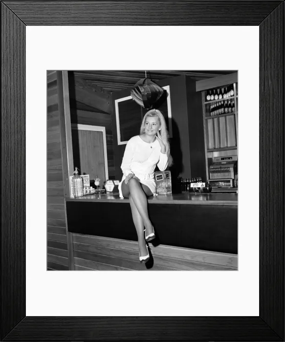 Framed Print : Drinking Pubs: Pretty Blonde Susan Frankham 19 a barmaid at the Timbertop Hotel Sheffield Framed Print : Drinking Pubs: Pretty Blonde Susan Frankham 19 a barmaid at the Timbertop Hotel Sheffield