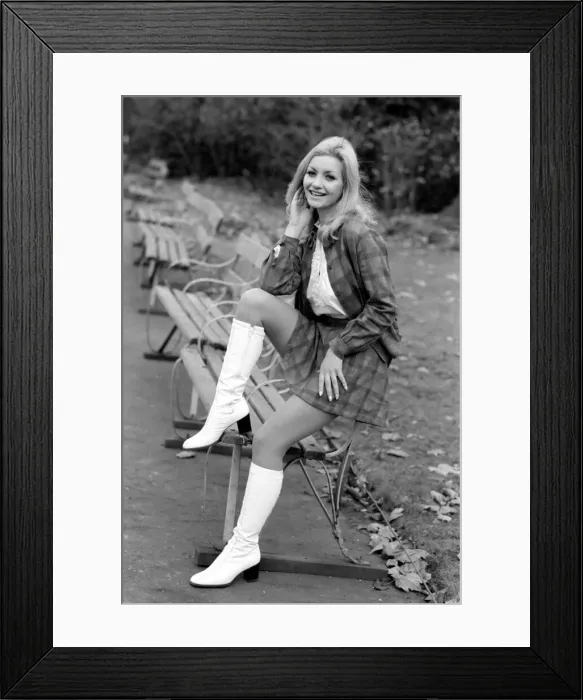 Framed Print : Entertainment: Television actress: 21 year old Donna Reading last appearance