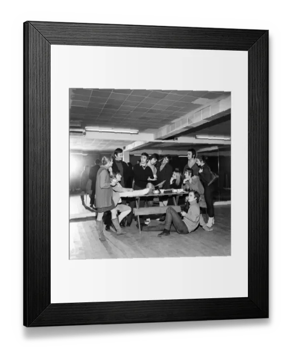Framed Print : Members of the Scottish Theatre Ballet Company in Floral Street rehearsal rooms