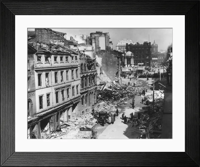  : Bomb damaged offices in St Georges Square Liverpool after a WW2 air raid 1941