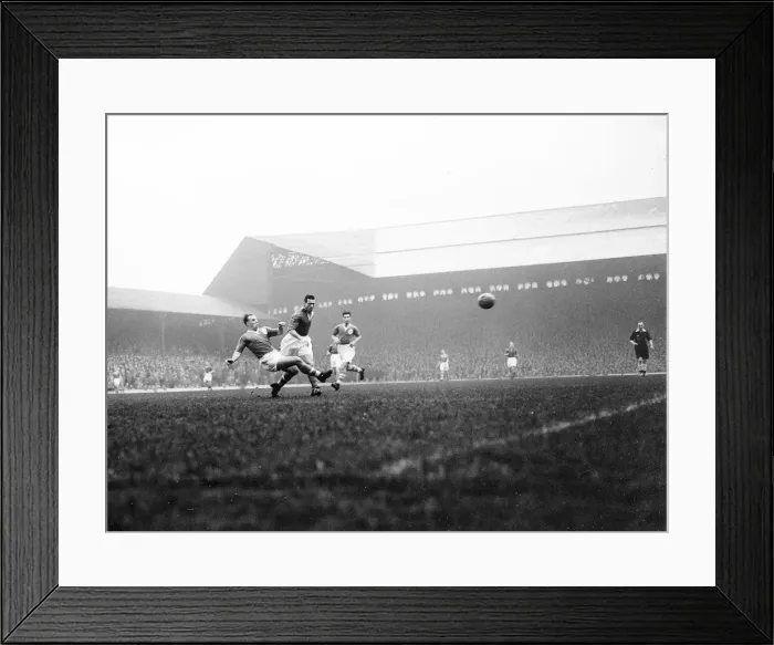 Framed Print : Liverpool versus Barnsley 10 / 12 / 55 1955 Ronnie Moran of Liverpool Framed Print : Liverpool versus Barnsley 10 / 12 / 55 1955 Ronnie Moran of Liverpool
