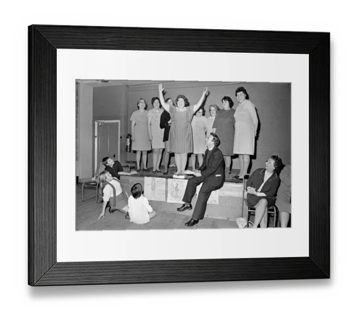 Framed Print : The start of a Sponsored Slim was the idea of Mrs. Ella Gahan, 17stone Framed Print : The start of a Sponsored Slim was the idea of Mrs. Ella Gahan, 17stone