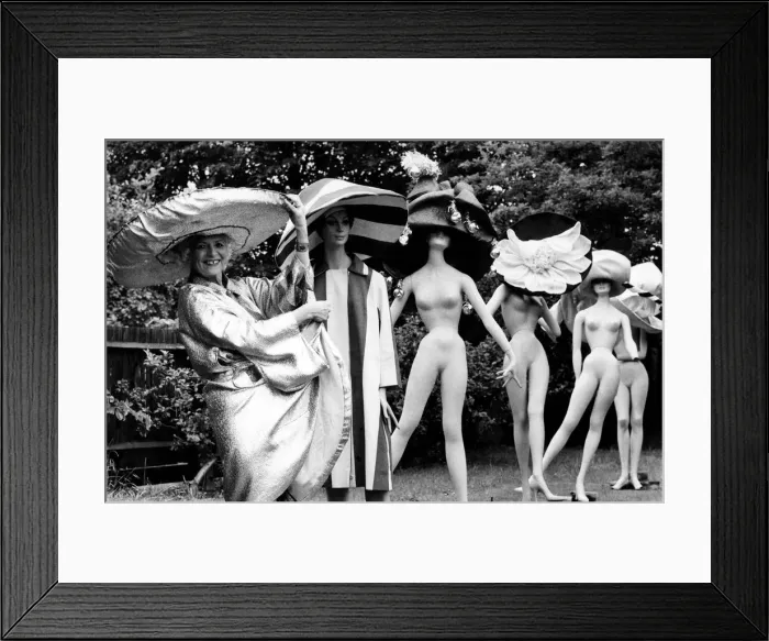 Framed Print : Ascots Mad Hatter gets ready for the off Framed Print : Ascots Mad Hatter gets ready for the off