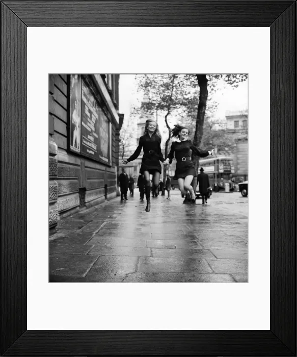 Framed Print : Entertainment. Theatre: Flying High that exactly what Hayley Mills will be doing shortly Framed Print : Entertainment. Theatre: Flying High that exactly what Hayley Mills will be doing shortly