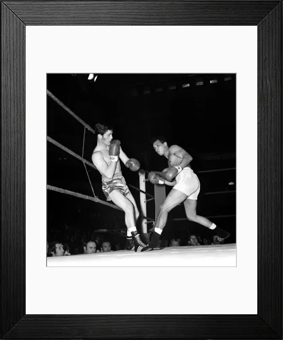 Framed Print : Sport Boxing. Featherweight Fight. Johnny Famechon in action against Miguel Hemera