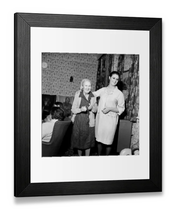 Framed Print : Miss Pat Browne (21) who is an assistant nurse or helper at the Alexandra House Framed Print : Miss Pat Browne (21) who is an assistant nurse or helper at the Alexandra House