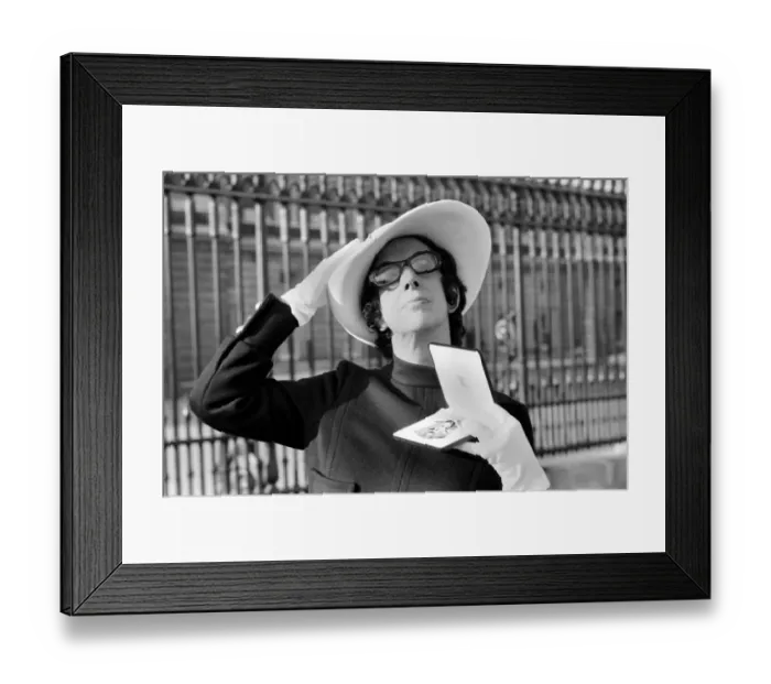 Framed Print : Daily Mirror Columnist Marjorie medProopsal was Awarded the one at an Investiture Framed Print : Daily Mirror Columnist Marjorie medProopsal was Awarded the one at an Investiture
