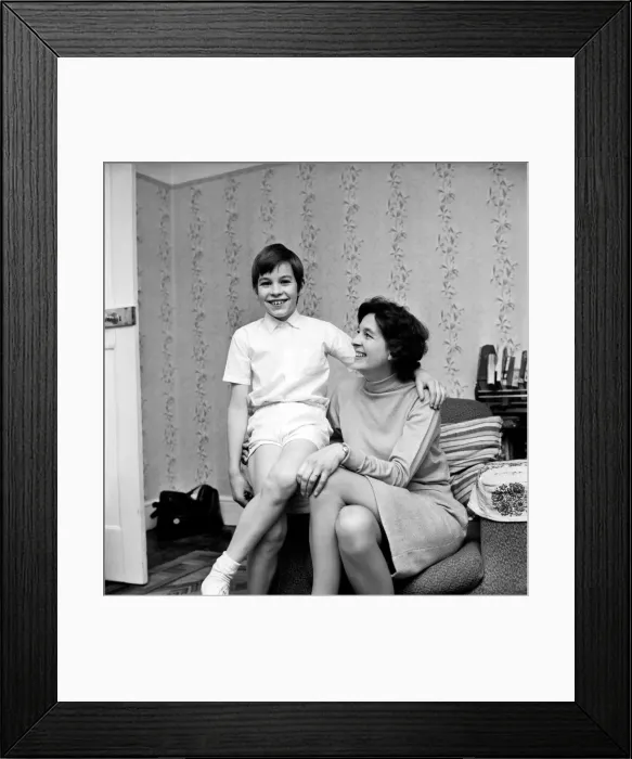 Framed Print : A woman and her boy at home. November 1969 Z11231-001 Framed Print : A woman and her boy at home. November 1969 Z11231-001