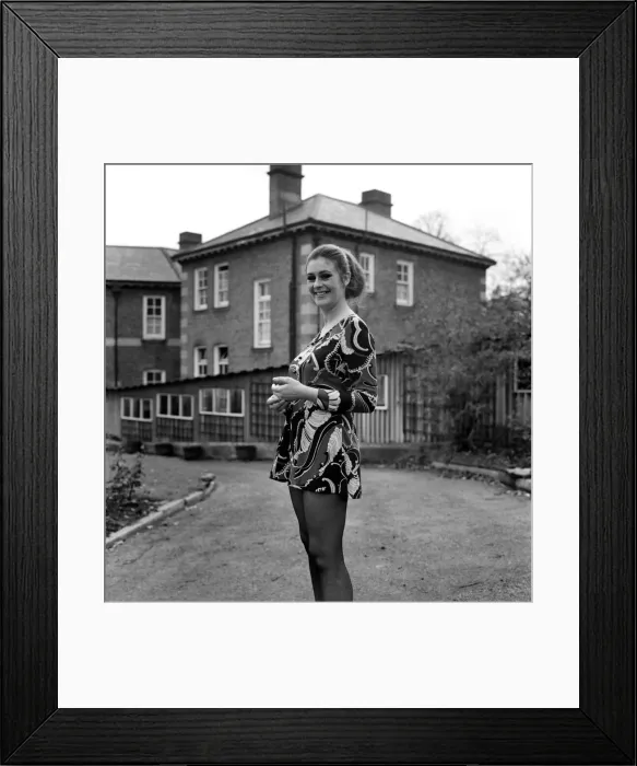 Framed Print : Miss Pat Browne (21) who is an assistant nurse or helper at the Alexandra House Framed Print : Miss Pat Browne (21) who is an assistant nurse or helper at the Alexandra House
