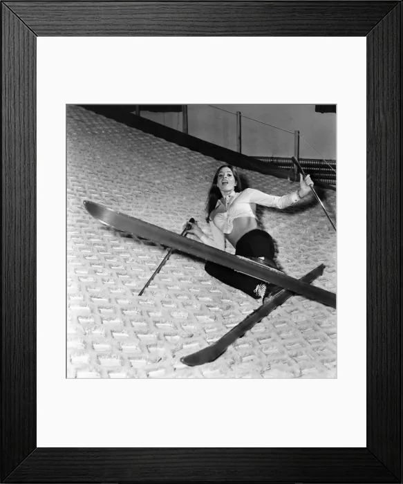 Framed Print : 23 year old Angie Grant plays the part of Cynthia, the girl who seduces Donald Pleasance Framed Print : 23 year old Angie Grant plays the part of Cynthia, the girl who seduces Donald Pleasance