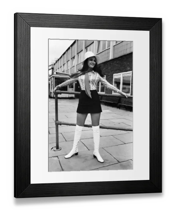 Framed Print : Contestants for the Miss World contest arrive at Heathrow Airport, London Framed Print : Contestants for the Miss World contest arrive at Heathrow Airport, London