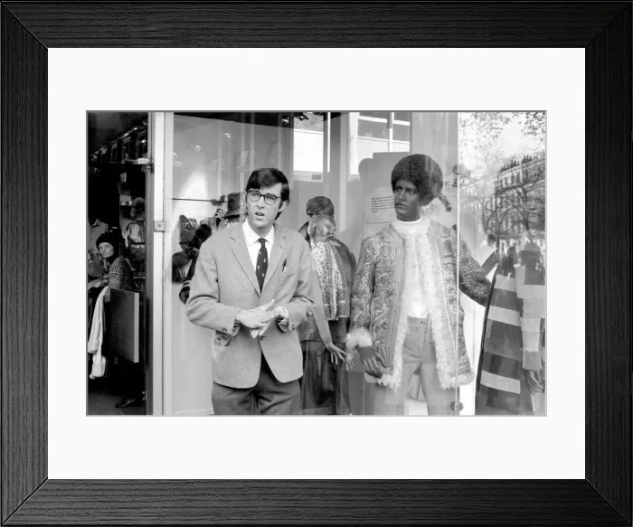 Framed Print : John Alderton, lead actor in the TV series Please Sir'filming in Kings road Framed Print : John Alderton, lead actor in the TV series Please Sir'filming in Kings road