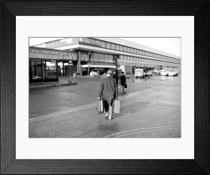 Framed Print : A thousand of Heathrow Airports 30, 000 ground staff stopped work for a mass