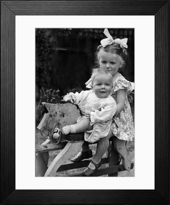 Framed Print : Margaret and Elizabeth Harding have only 4 years between them but are already both wage Framed Print : Margaret and Elizabeth Harding have only 4 years between them but are already both wage