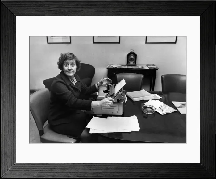Framed Print : Minister of Education, Shirley Williams in her office at Curzon street Framed Print : Minister of Education, Shirley Williams in her office at Curzon street