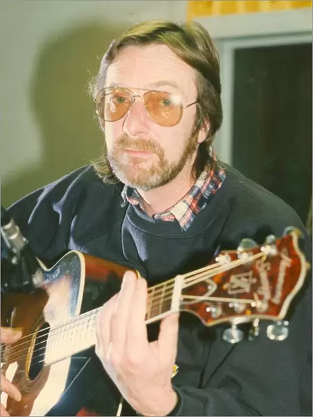 Lindisfarne rehearsing. 25  /  11  /  92. Alan Hull pictured