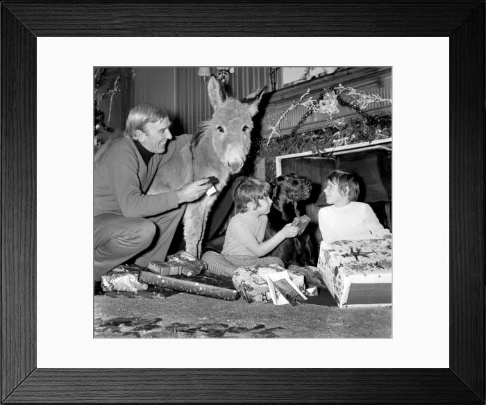 Framed Print : Robert Keegan of Z Car fame (Sergeant Blackie) will be working during the Christmas Framed Print : Robert Keegan of Z Car fame (Sergeant Blackie) will be working during the Christmas