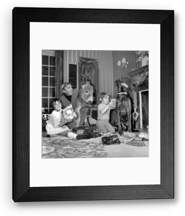 Framed Print : Robert Keegan of Z Car fame (Sergeant Blackie) will be working during the Christmas Framed Print : Robert Keegan of Z Car fame (Sergeant Blackie) will be working during the Christmas
