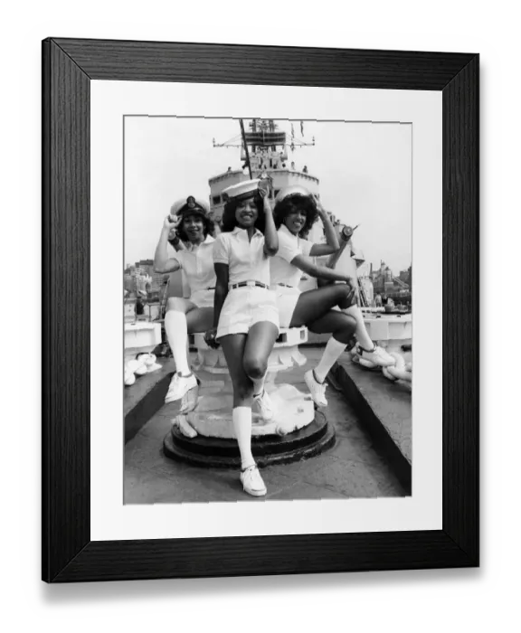 Framed Print : The Three Degrees'who will tpp the bill at a Mountbatten Gold Evening to