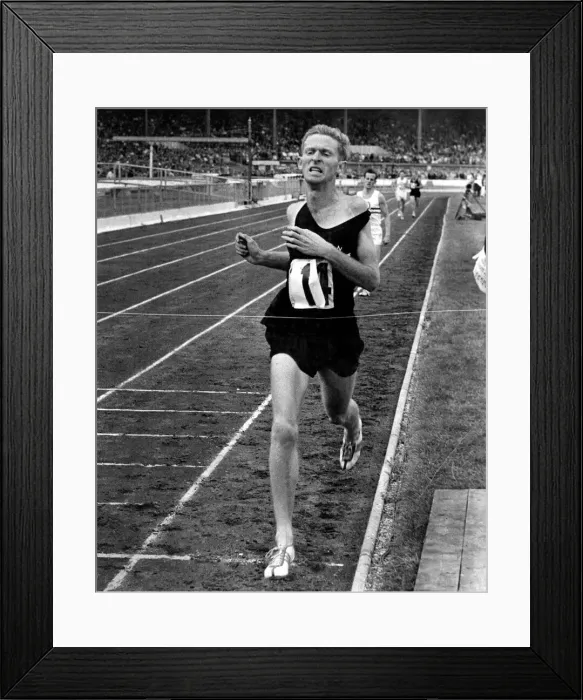 Framed Print : Murray Halberg winning by mile February 1962 P012393 Framed Print : Murray Halberg winning by mile February 1962 P012393