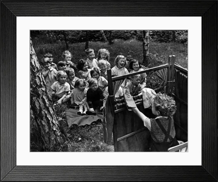 Framed Print : Children Nurseries: 4 year old puppet prodigy. Bobby Francis age 4 is an expert Framed Print : Children Nurseries: 4 year old puppet prodigy. Bobby Francis age 4 is an expert